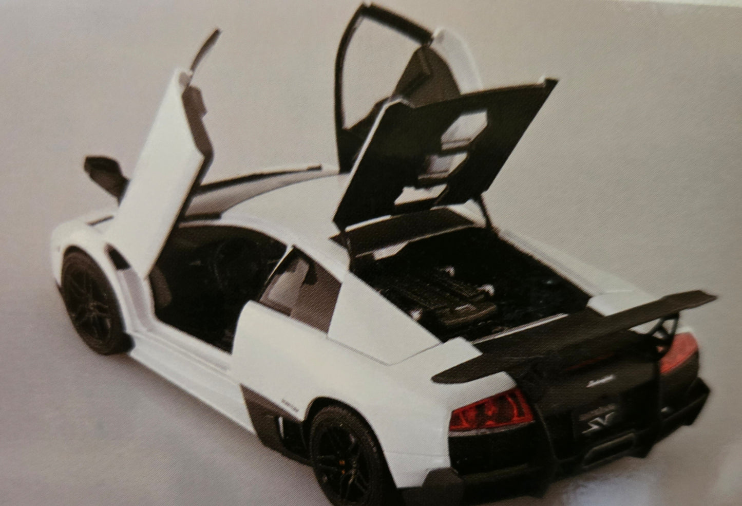 Aoshima 1/24 2009 Lamborghini Murcielago LP670-4 SV